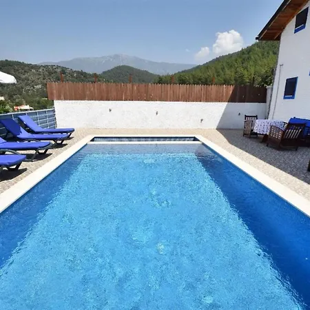 Exclusive With Breathtaking Views, 1045