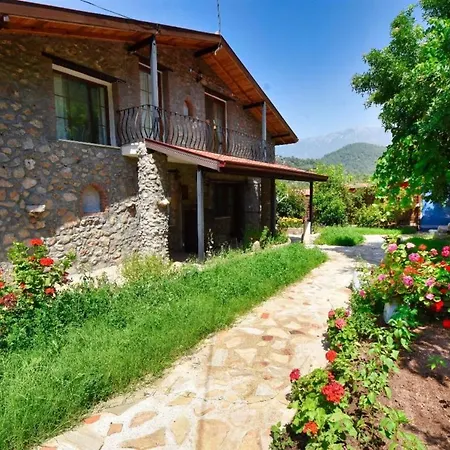 Exclusive With Breathtaking Views, 1045 *